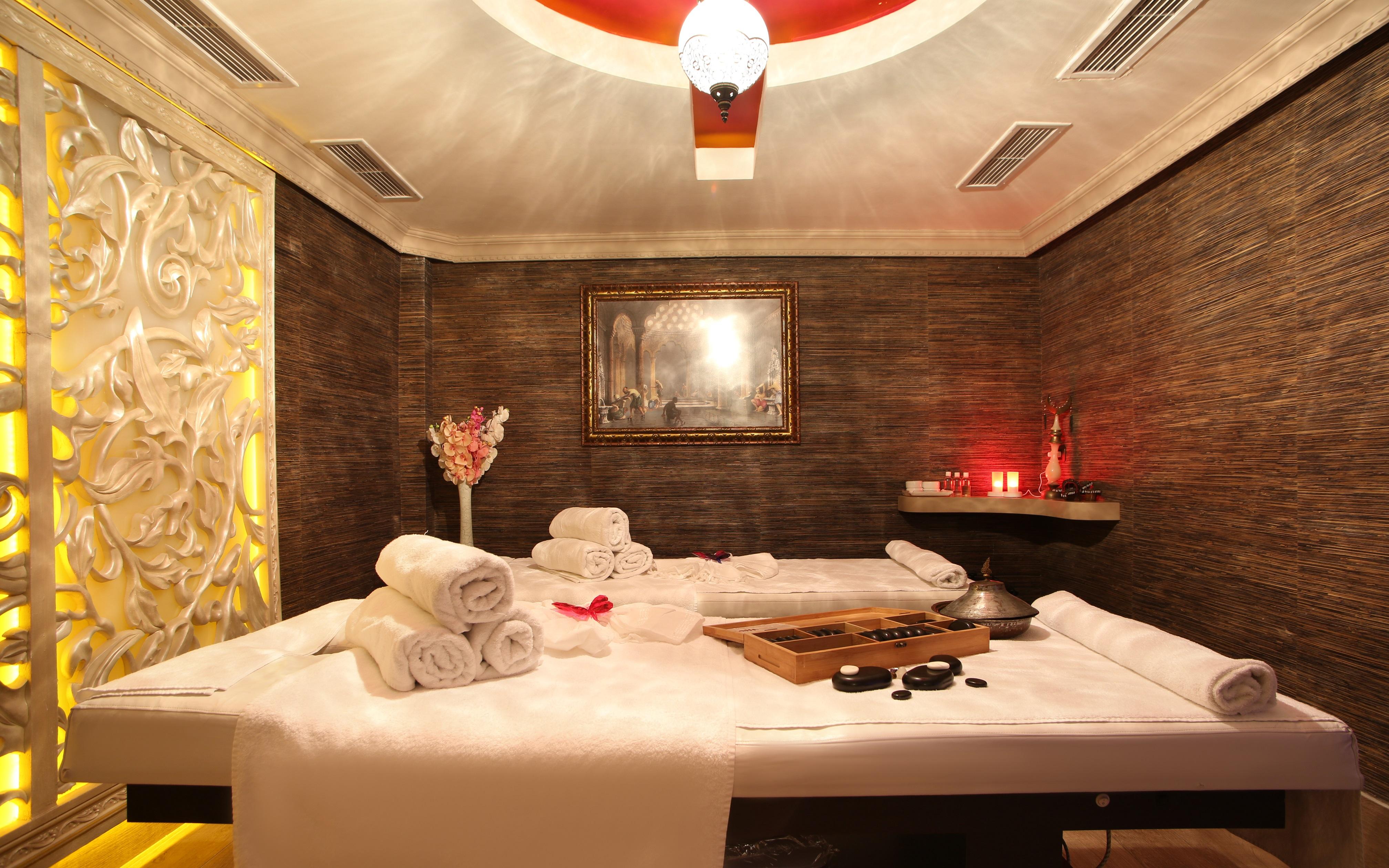 Daru Sultan Hotels Galata Istanbul Exterior photo A spa treatment room