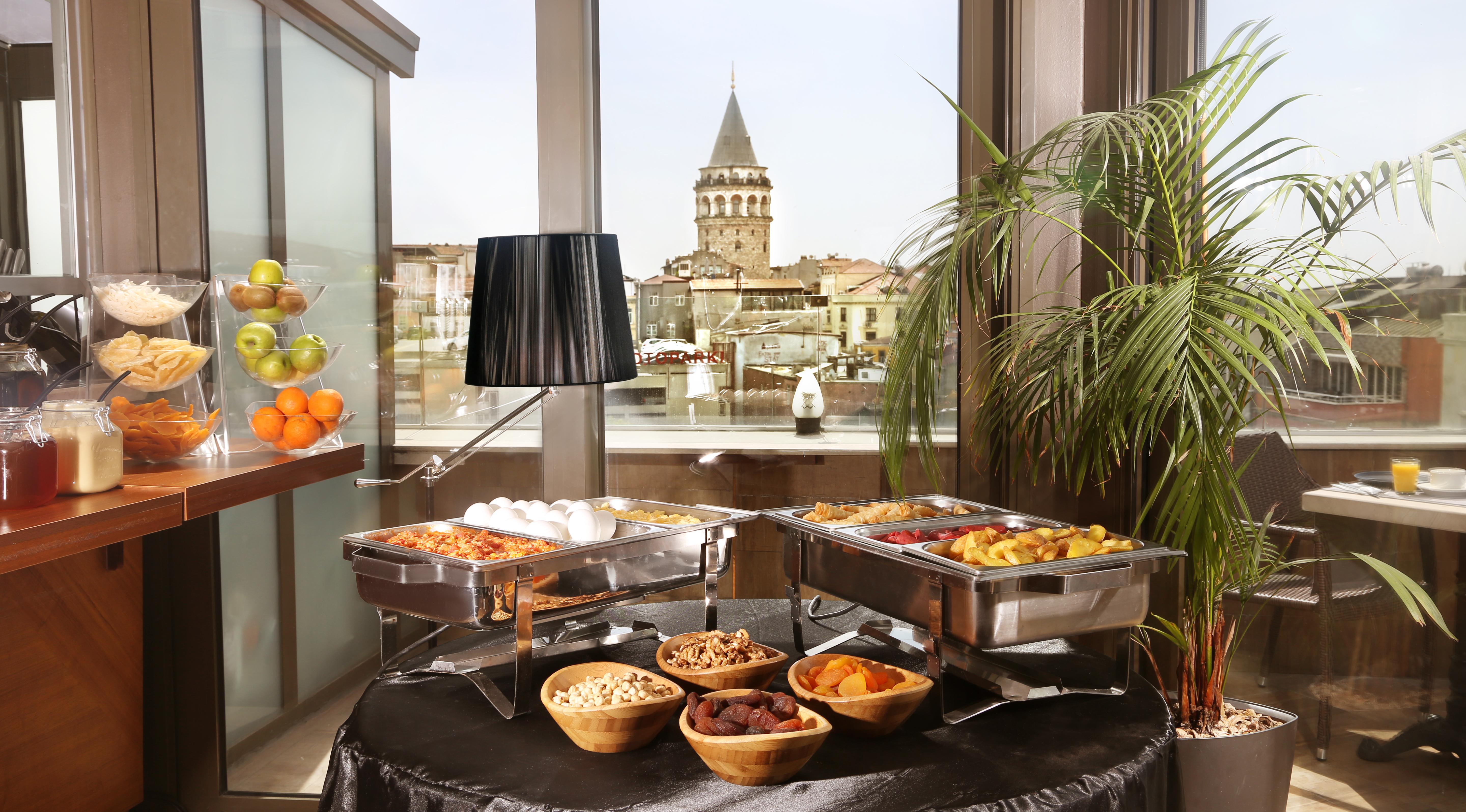 Daru Sultan Hotels Galata Istanbul Exterior photo A buffet at a hotel