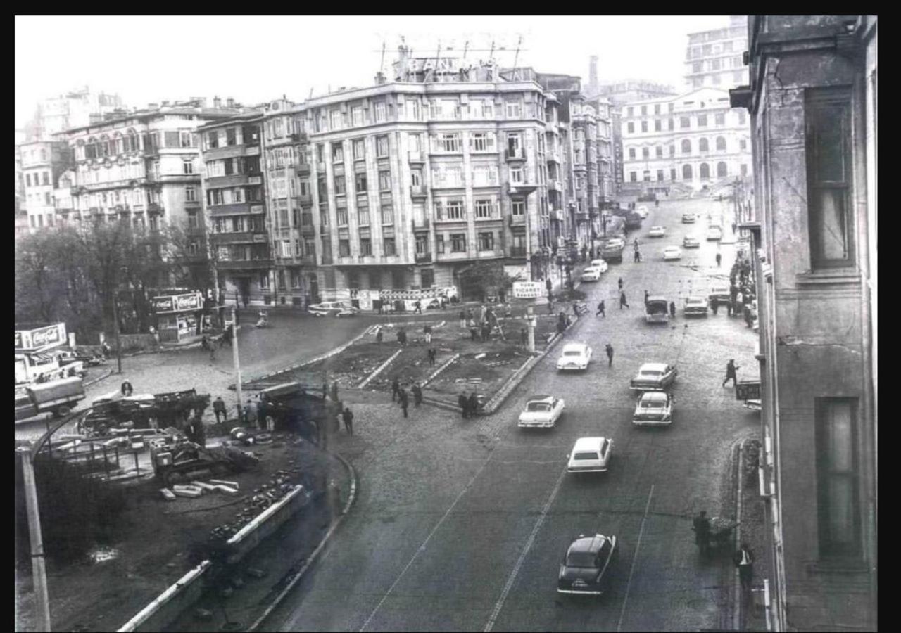 Daru Sultan Hotels Galata Istanbul Exterior photo The square in 1980