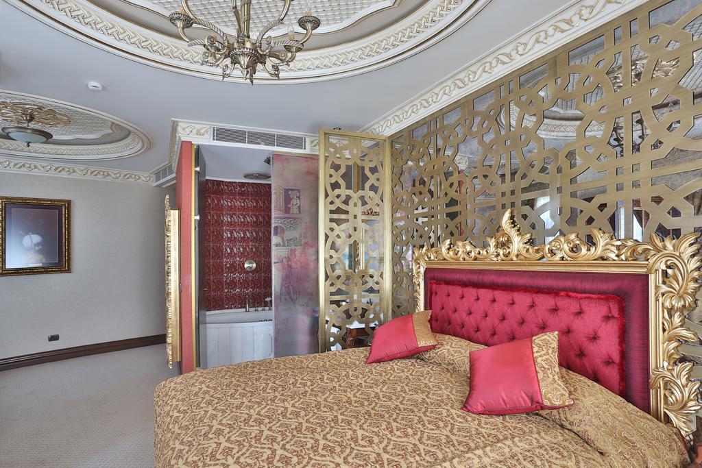 Daru Sultan Hotels Galata Istanbul Exterior photo A bedroom in the hotel